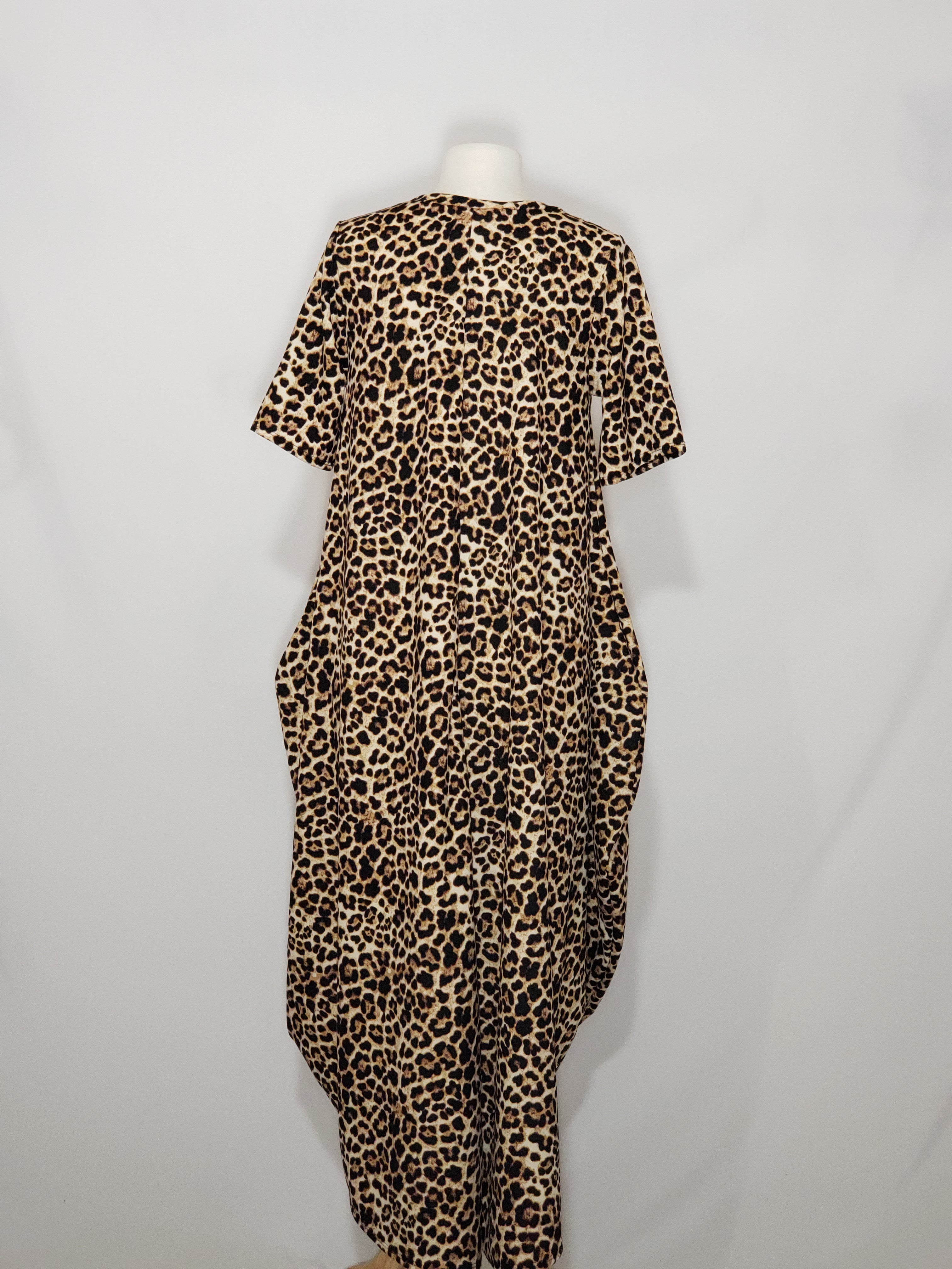 Short Sleeve High Low - Leopard w/ pockets