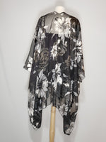 Load image into Gallery viewer, Kimono- Black &amp; White
