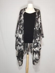 Kimono- Black & White