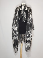 Load image into Gallery viewer, Kimono- Black &amp; White
