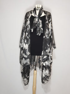 Kimono- Black & White