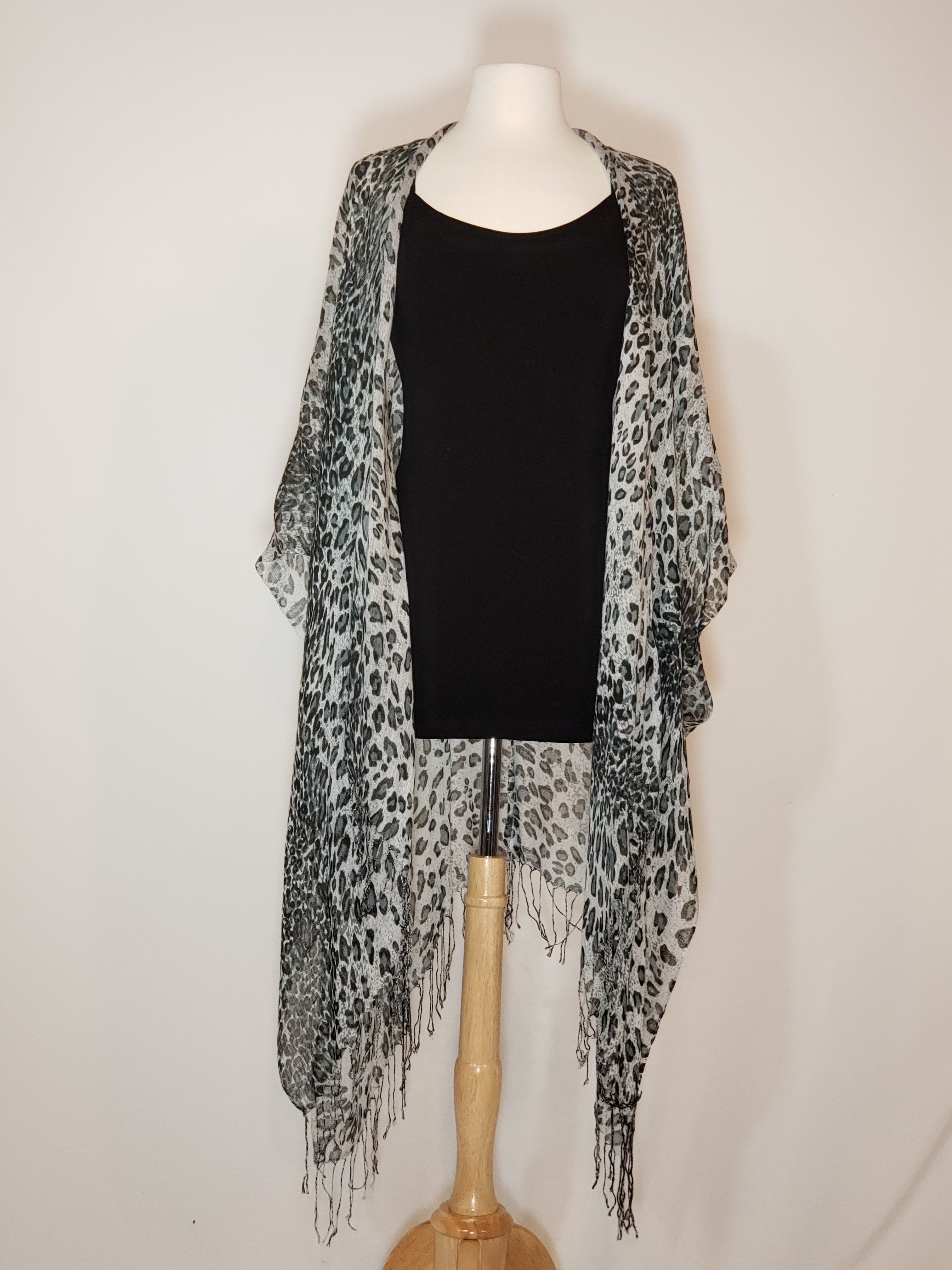 Leopard V-Wrap