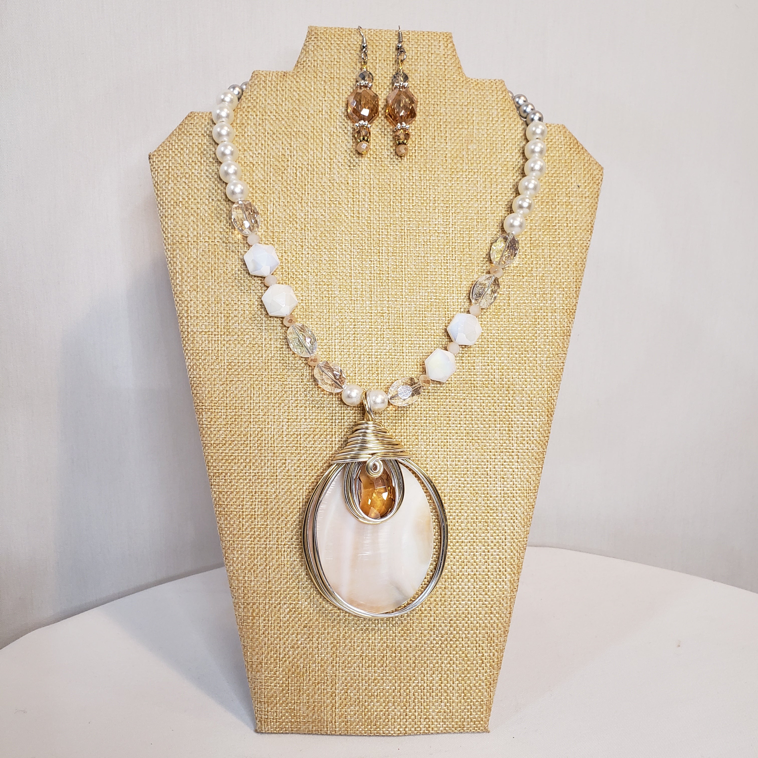 Abalone Necklace (Peach)
