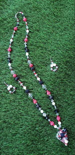 Load image into Gallery viewer, RED &amp; BLACK Beaded Body Wrap Necklace &amp; Earring Set.

